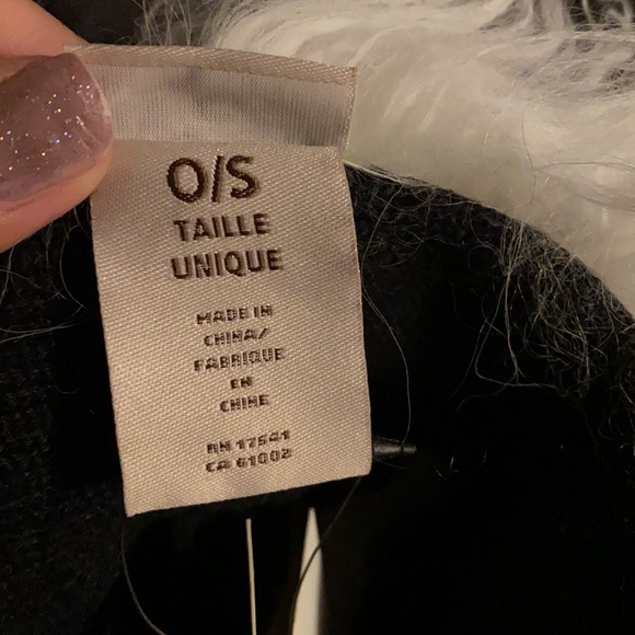 UGG MONGOLIAN POCKET SCARF - Picture 5 of 8